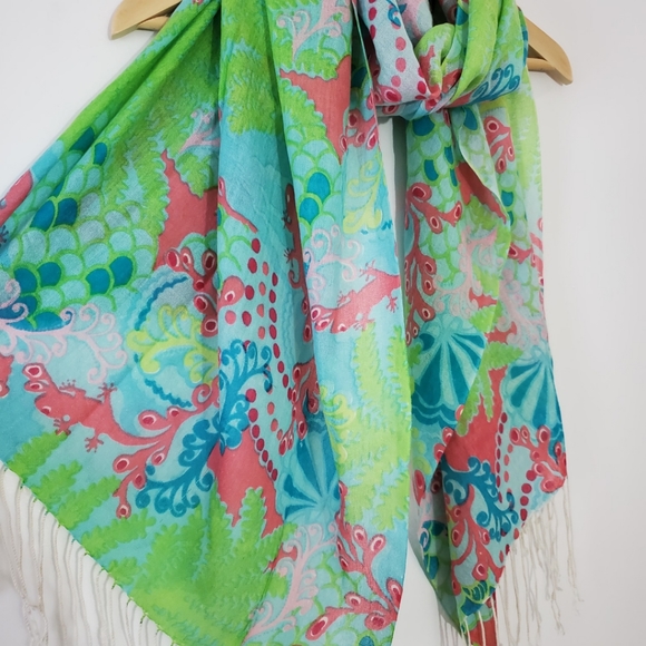🌹Lily Pulitzer "Checking In" Murfee Scarf - Picture 2 of 5